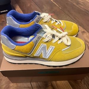 New Balance x Bodega (Yellow) size 9